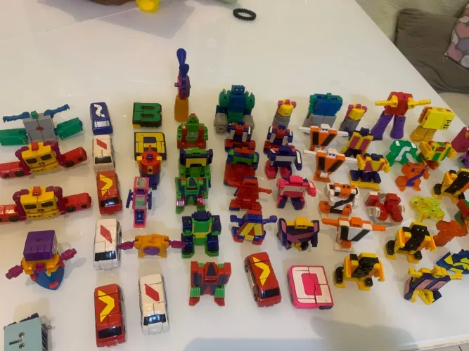 Brinquedos da Revista recreio Letra bot