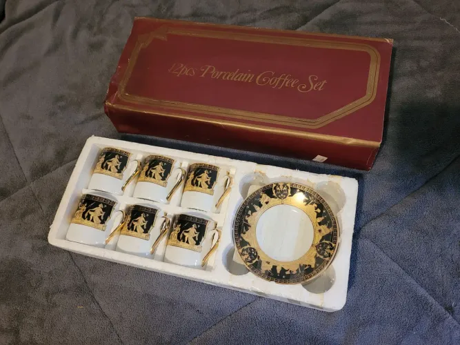 Jogo de Café Porcelana Filetado a Ouro