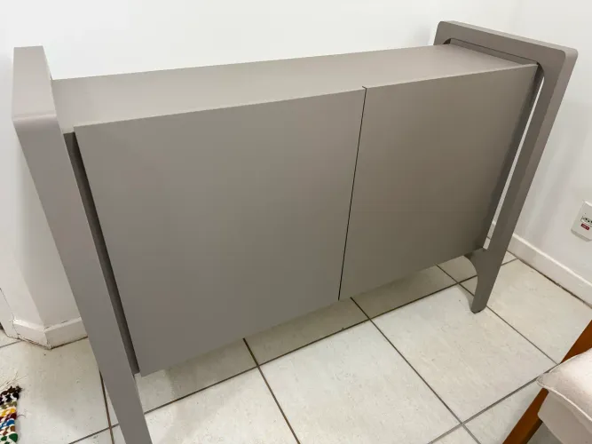 APARADOR MODENO PLANEJADO E PRODUZIDO EM MDF