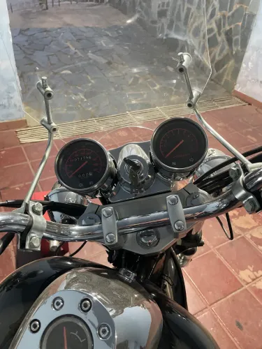 CUSTOM BOLT250 2015 - 7.200 km