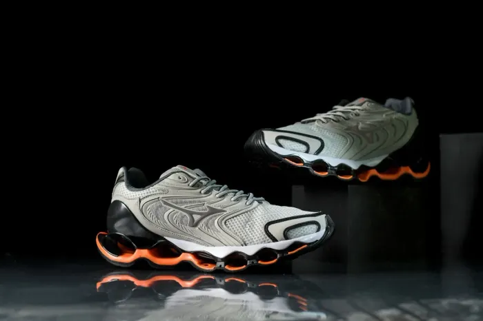 Tênis Mizuno Wave Prophecy 10 - Cinza