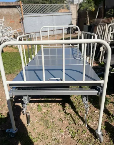 Cama hospitalar duas manivelas usada precinho ?