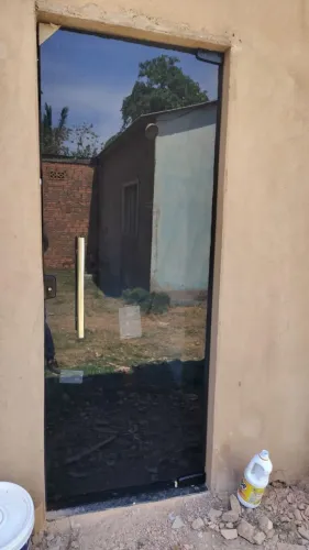 Porta de abrir fumê a pronta entrega 80x210