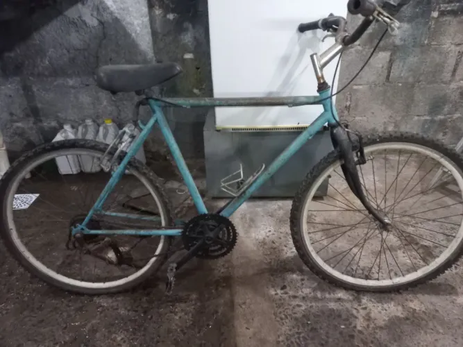 Bicicleta aro 26 pra reforma 