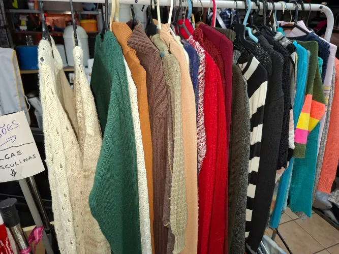 Casacos e blusas de lã