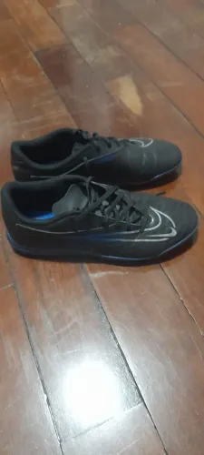 Chuteira nike society