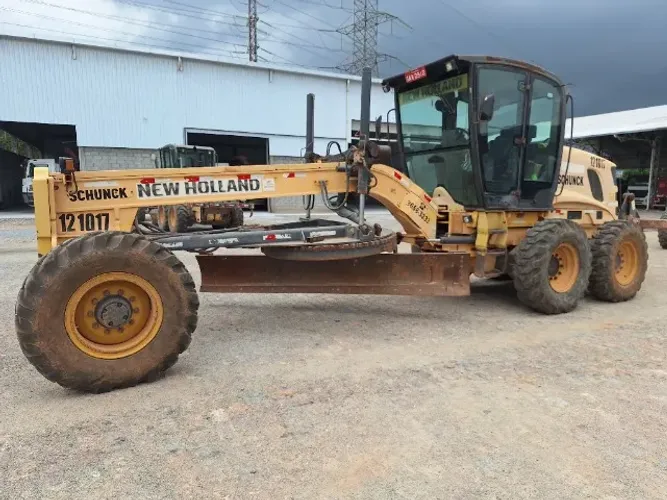 Motoniveladora New Holland Rg140b Ano 2013