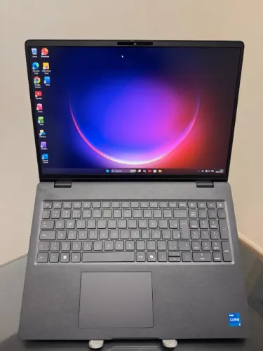 Notebook Dell - i5 -13º - SSD 512 - Ram 16 GB DDR5 -Intel Graphics- 16P