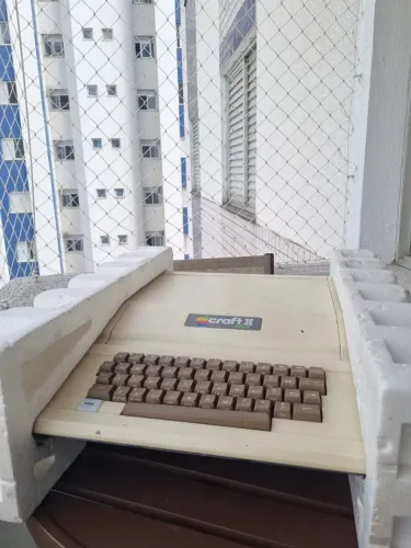 COMPUTADOR VINTAGE APPLE CRAFT II PLUS NO ISOPOR