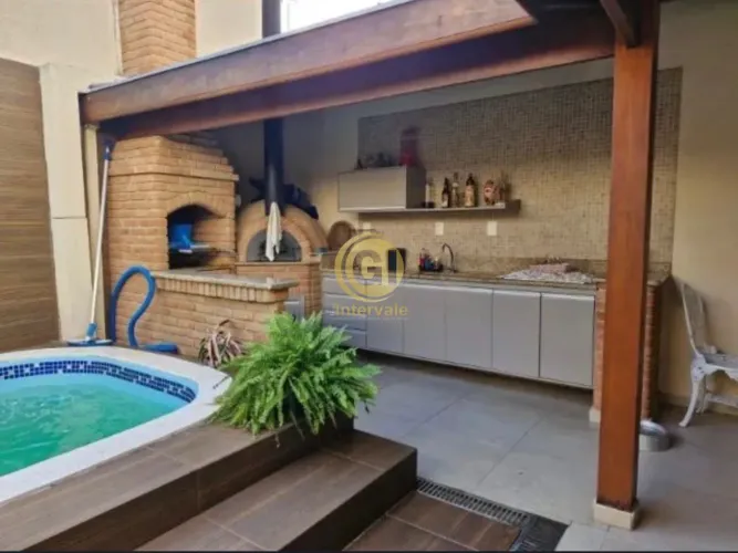 Sobrado com Piscina Aquecida, Área Gourmet e 3 Dormitórios no Residence Club Villa Branca