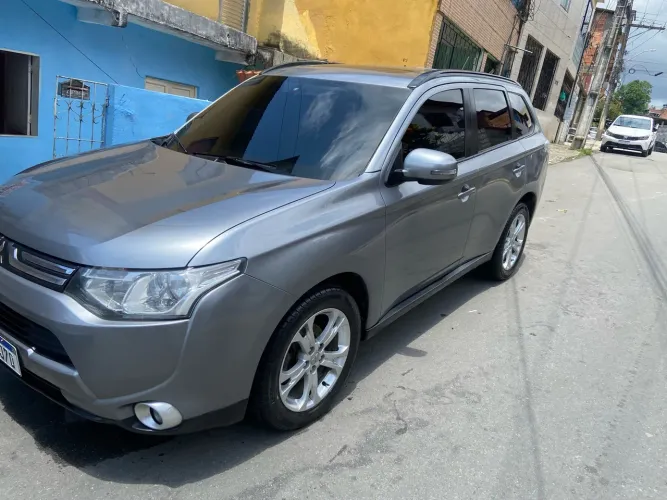 Mitsubishi Outlander 2.0 16V 160cv Aut. 2014