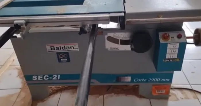 Esquadrejadeira Baldan SEC - 2i, motor trifásico 3cv
