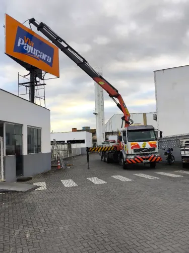 Volvo 2005 com munck madal