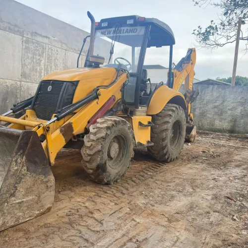 Retroescavadeira New Holland B110B 4x4