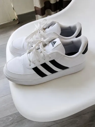 Tenis Adidas 41 pouco uso