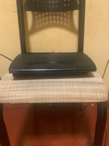 Vendo ps3 Super Slim leiam a descrição 