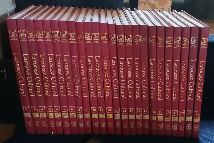 ENCICLOPEDIA LAROUSSE CULTURAL 24 VOLUMES