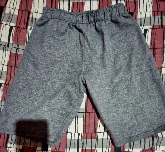 Roupas novas e usadas