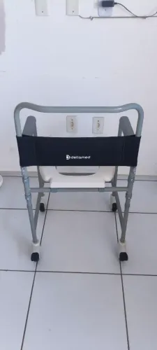 Cadeira de Banho Dellamed Seminova 100 KG(2 Mês Uso) + Nota Fiscal