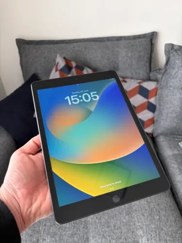 Apple iPad (8a Geração) - Space Gray - 32 GB