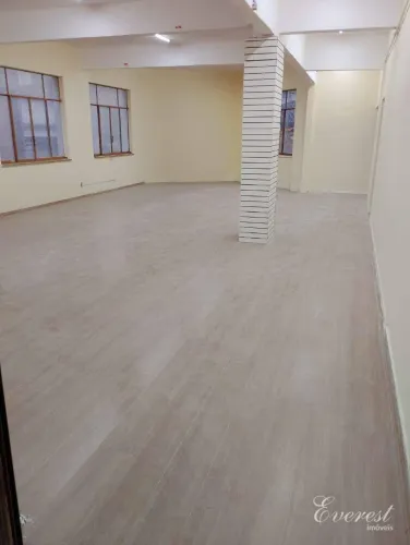 SALA 120m² - LOCAÇÃO - LADEIRA PORTO GERAL - ESQUINA COM 25 DE MARÇO.