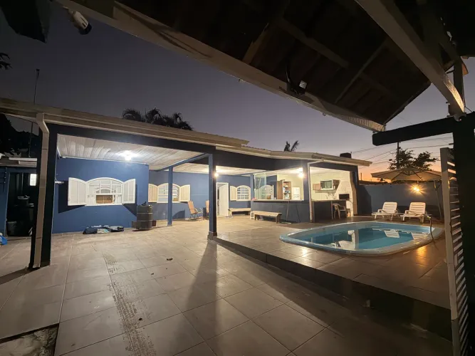 Casa na Praia com Piscina Privativa e Churrasqueira | Até 10 pessoas