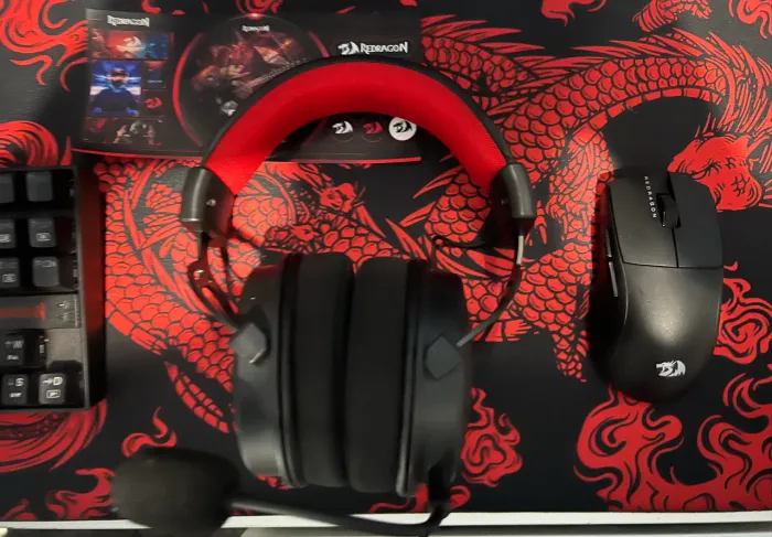 Teclado,mouse headset Red dragon.