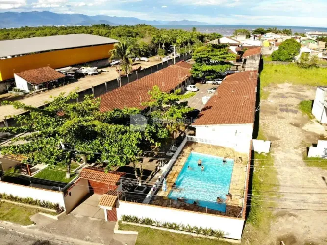 FLAT MOBILIADO PRÓXIMO A PRAIA EM CONDOMÍNIO COMPLETO EM CARAGUA