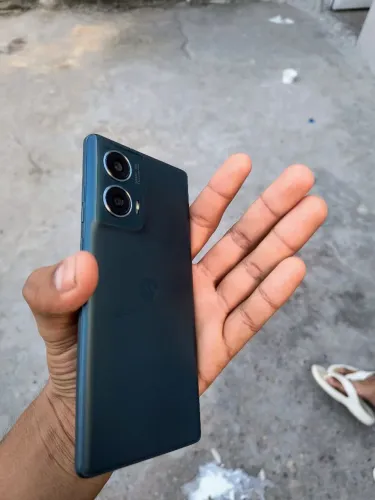 Vendo Celular Edge 50 fusion com três semanas de uso