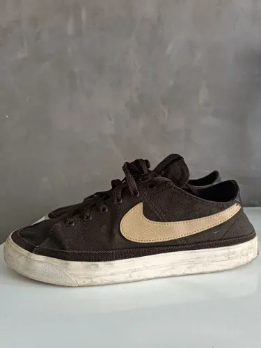 Tênis Nike Court Legacy Canvas Feminino
