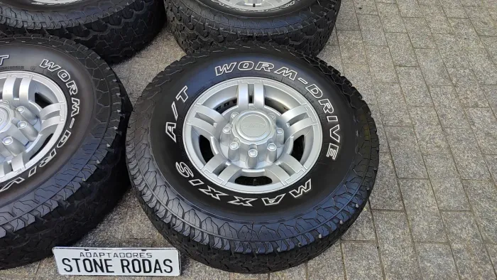 Rodas Ford F250 aro 16" 8x170 com pneus letra branca 