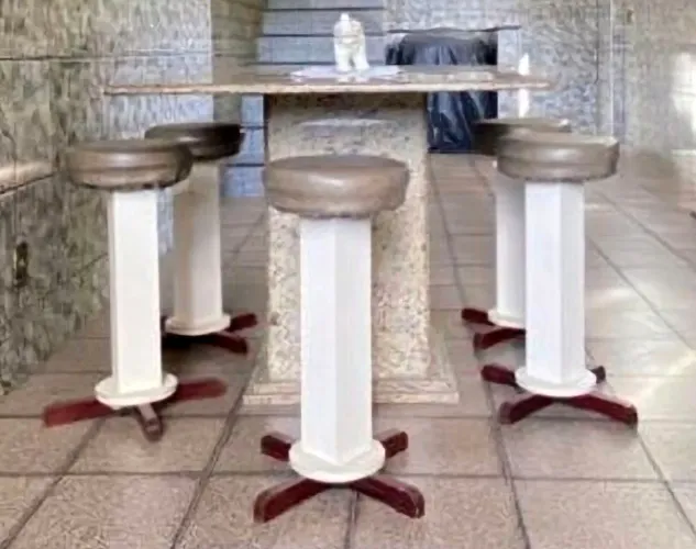 Mesa de Granito Santa Cecília 1,60m + 6 Banquetas