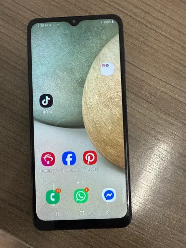 Samsung A12
