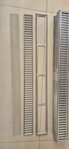Vende-se 10 m de grelha pluvial inteiriça (10 x 100 cm) com tela e aro