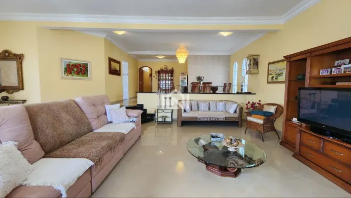 Casa à venda no condomínio Parque Dom Henrique III.