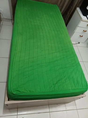 Cama de solteiro Italínea (196cm x 96 cm)