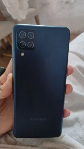 Galaxy m12, sem marcas de uso , aceito trocas