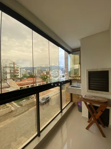 Apartamento Mobiliado 2 Quartos com Suíte a 150m da Praia Grande