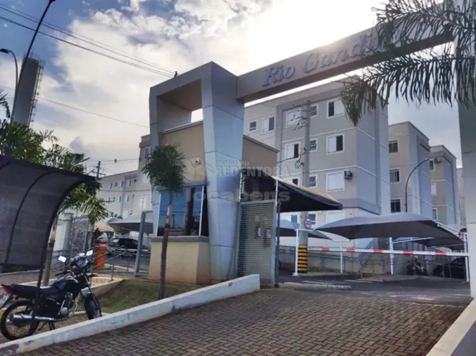 Excelente Apartamento em Condomínio.
