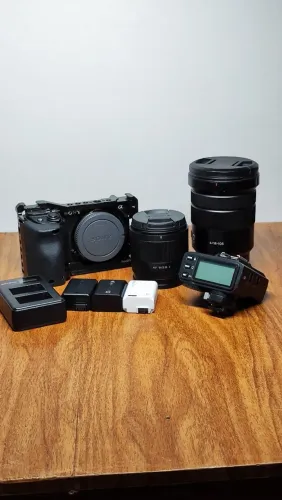 A6400 + 18-105f4 + 9mm