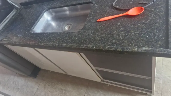 Gabinete Fimap + pia de granito + cuba