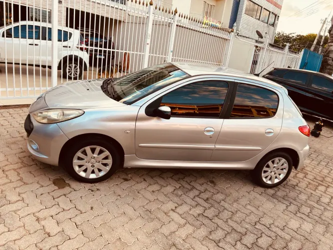 Peugeot 207 XS 1.6 Flex 16V 5P 2010