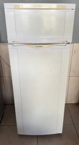 Geladeira continental dúplex pequena 320 litros usada barata
