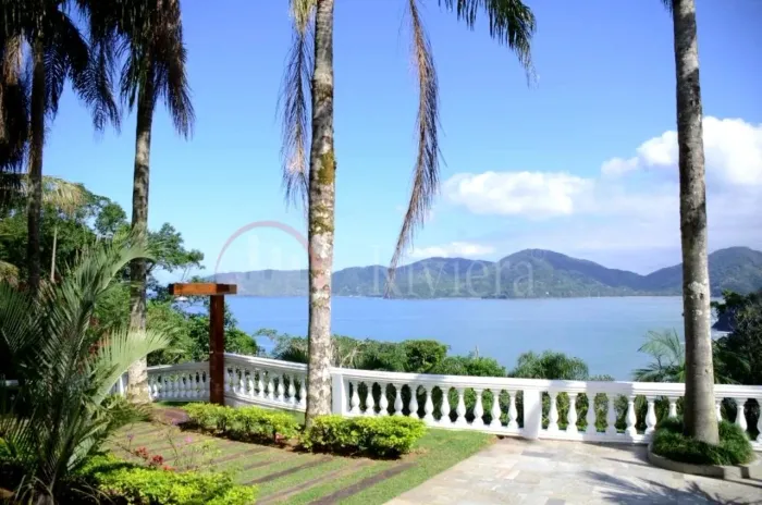 Casa com Vista para o Mar na praia de Domingas Dias, aceita imóvel de menor valor como par