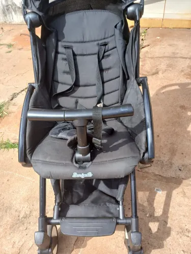 Carrinho de bebê ate 18 kg pode levar em Avião