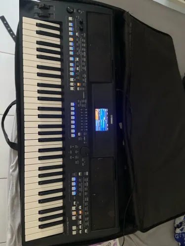 Vende-se teclado yamaha psr-Sx600