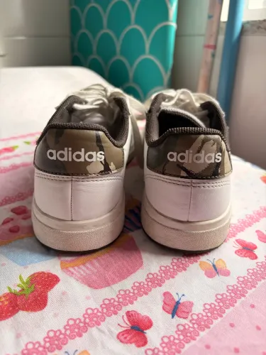Tênis infantil Adidas 