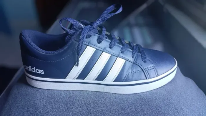 Tênis Adidas - Tamanho 40
