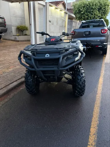 Quadriciclo CAN AM OUTLANDER PRO HD5