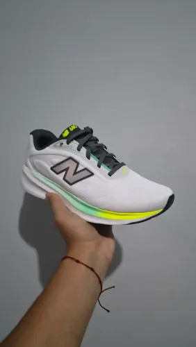 TENIS DE CORRIDA NEW BALANCE 680 V9